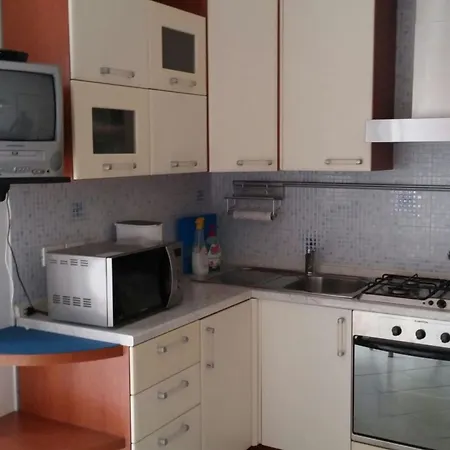 Beachside Flat With Balcony شقة بيبيوني