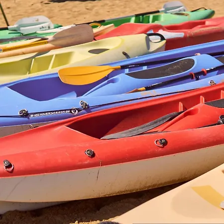 아파트 Beachside Flat With Balcony