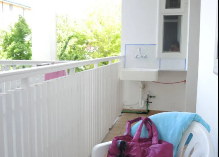 Beachside Flat With Balcony